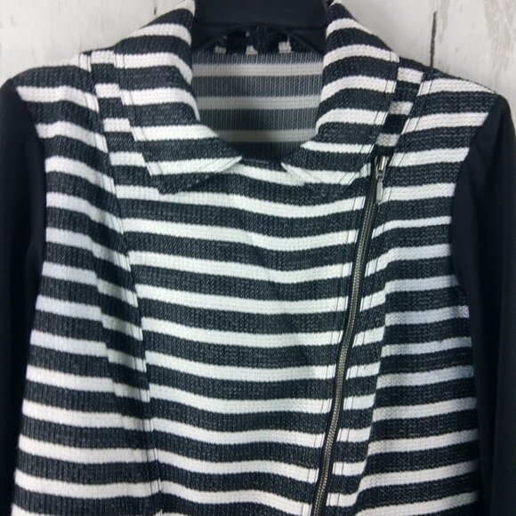 Maurices Women's Size M Black White Striped Front Zippered Blazer Jacket - Picture 2 of 11